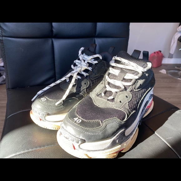 Authentic Triple s , older model (made in Italy) - Picture 5 of 7